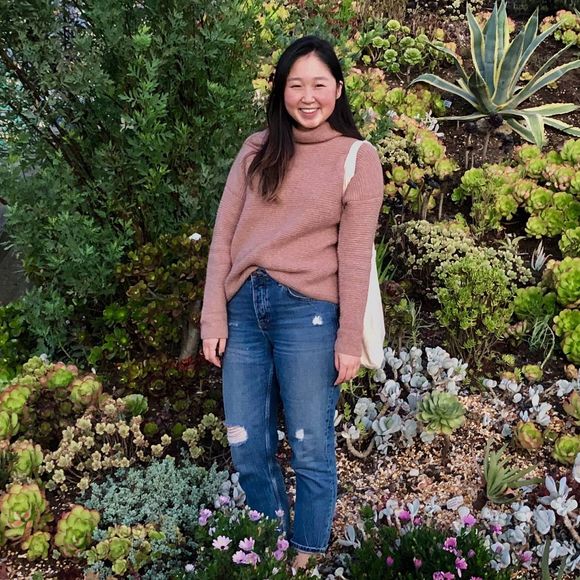 Meet your Posher, Yeji - Picture 1 of 1